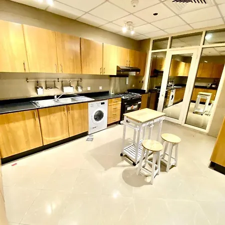 Spacious Rooms For Girls In Marina Dubai فتيات فقط Екстер'єр фото