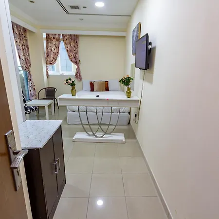 Spacious Rooms For Girls In Marina Dubai فتيات فقط Екстер'єр фото