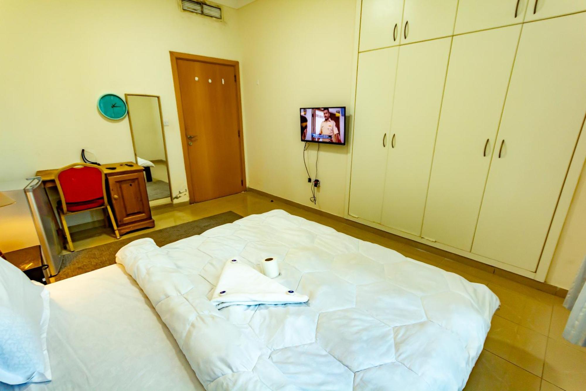 Appartamento Spacious For Girls In Marina فتيات فقط