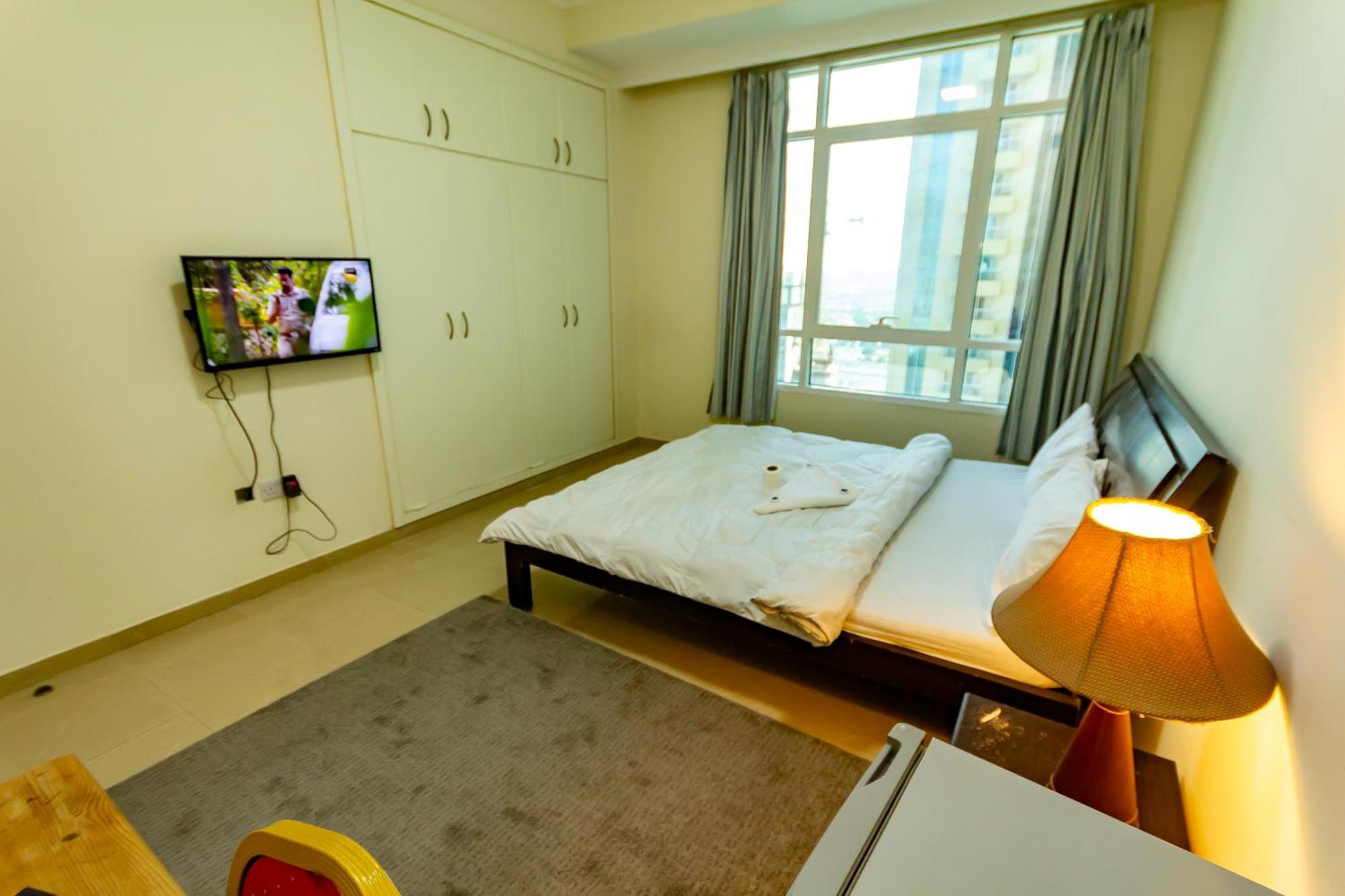 Appartamento Spacious For Girls In Marina فتيات فقط