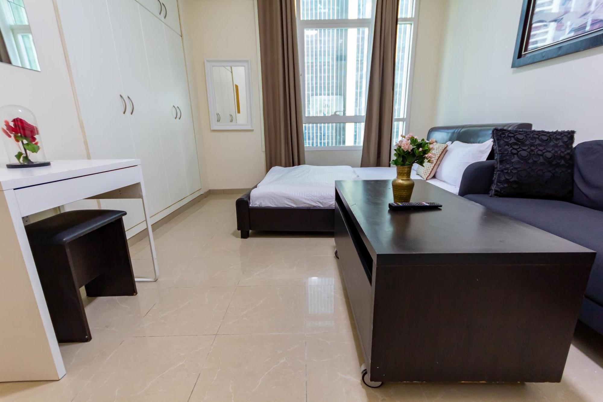 Spacious For Girls In Marina فتيات فقط Dubai